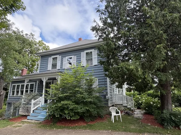 30 Bowdoin Street, Houlton, ME 04730