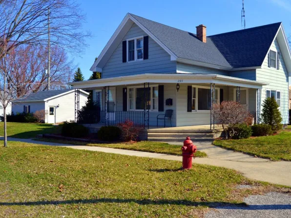203 2nd St, Ludington, MI 49431