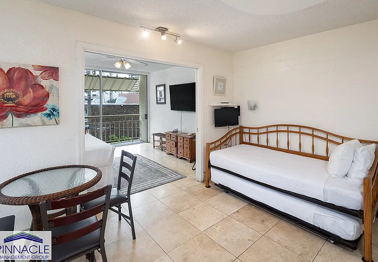 240 Liliuokalani Ave #301 — Photo 4