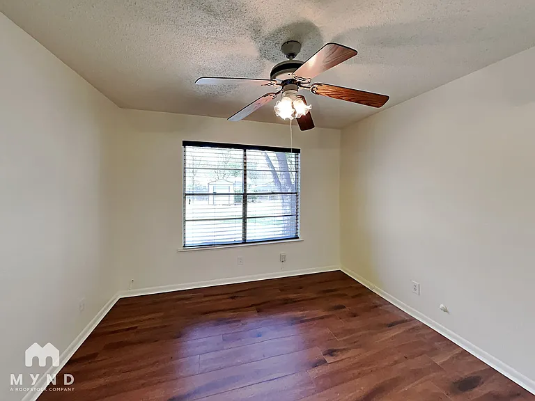 4802 Hilldale Dr — Photo 9