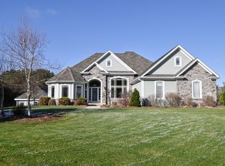 W316S3147 Harvest View Dr, Waukesha, WI