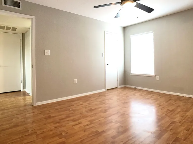 910 Duncan Ln #64 — Photo 6