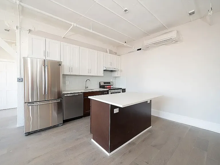 300 Richardson St #3 — Photo 2