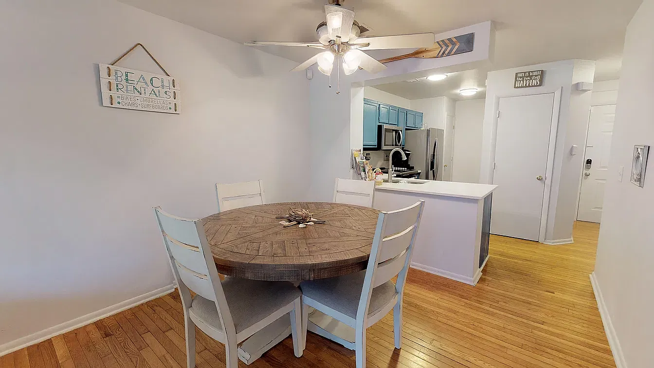 2 bed, 1.5 bath, 1082 sqft, $1,450 — Photo 4