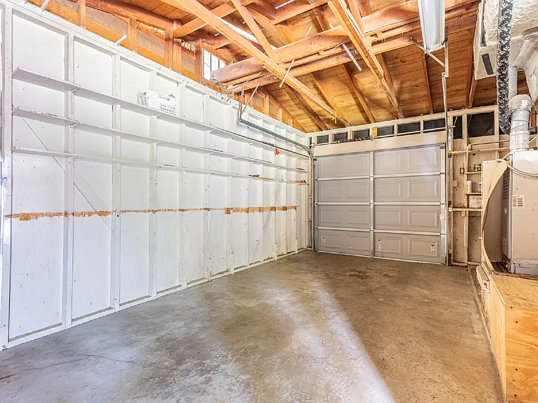 422 Sandalwood Ln — Photo 23