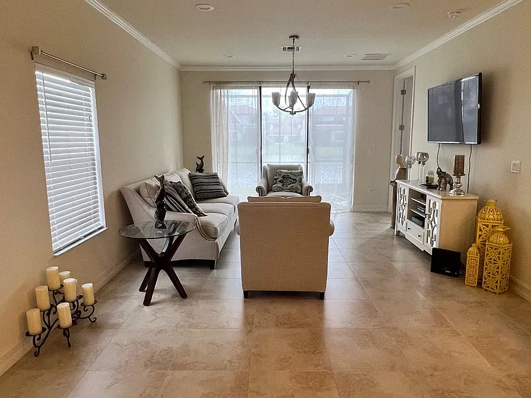 7956 Bristol Cir — Photo 8