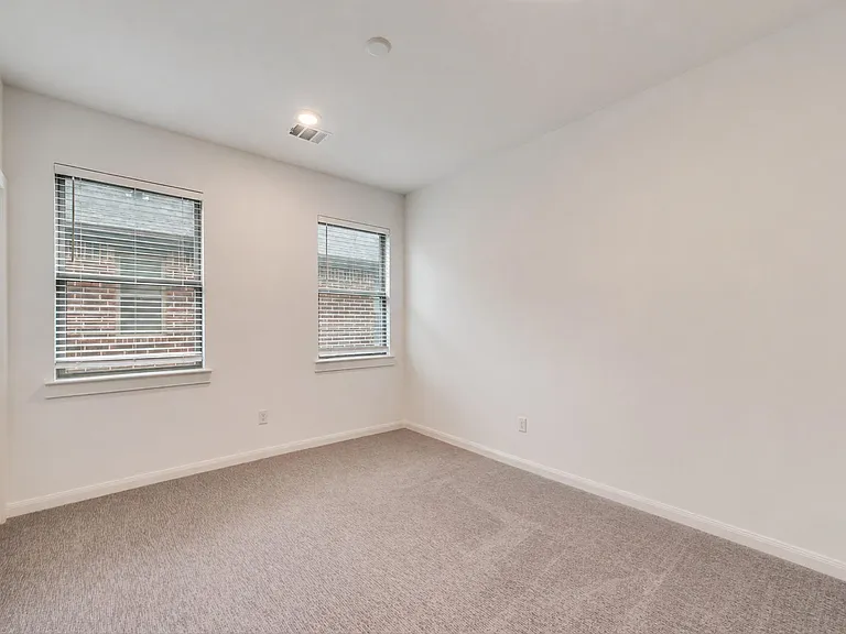 2161 Hermann Ln — Photo 11