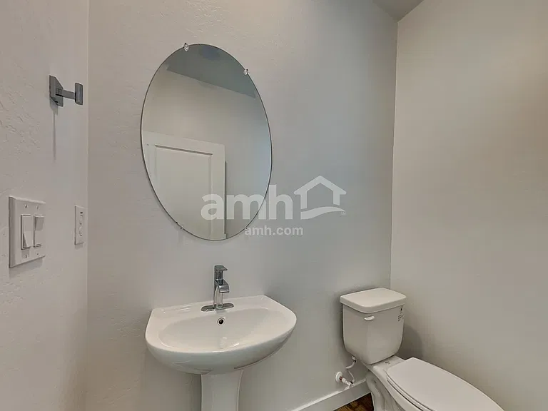 4536 S 98th Ln — Photo 8