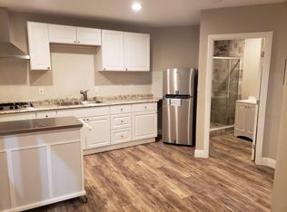 7750 Eton Ave #B, Canoga Park, CA 91304