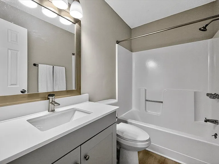 The Grove Apartments — Photo 21
