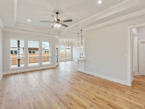 3rd image of 504 Limestone Cir