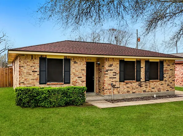 4710 Pine St, Seabrook, TX 77586