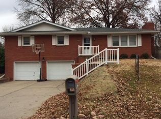 1405 Lion Rd, Saint Joseph, MO 64506