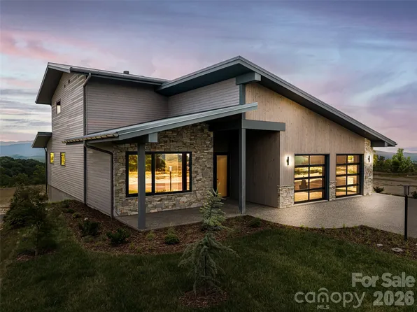 24 S Watchman Dr Unit 10 & 11, Hendersonville, NC 28791