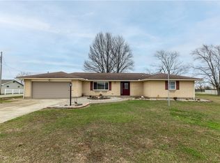 5194 Heckathorn Rd, Brookville, OH 45309