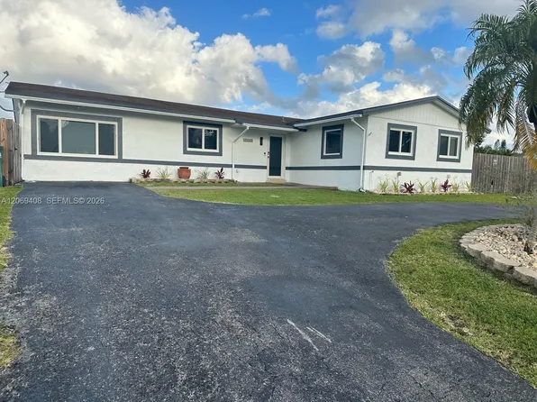 27665 SW 163rd Ave, Homestead, FL 33031