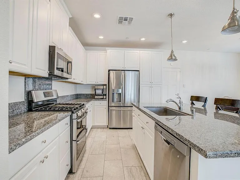 4008 Gunnar Dr — Photo 5
