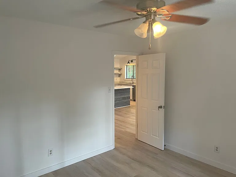 1101 W Main St #D — Photo 9