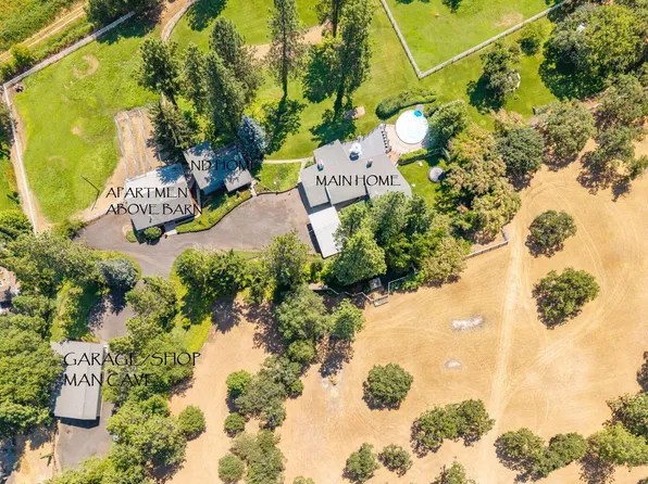 3157 Old Stage Rd, Central Point, OR 97502