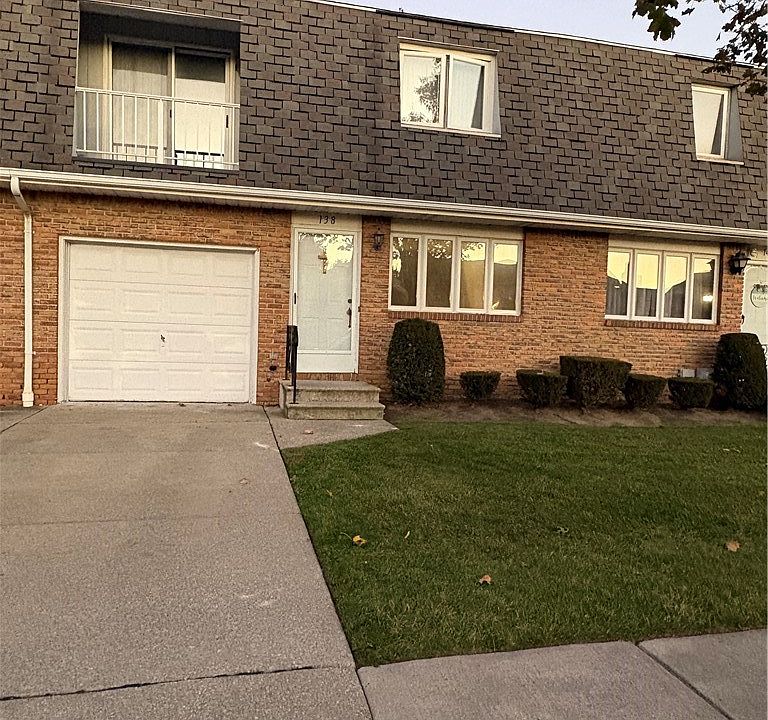 1st image of 138 Rebecca Park