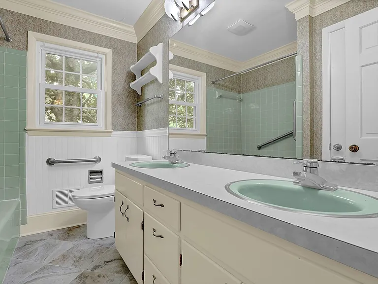 700 Clyde Dr — Photo 27