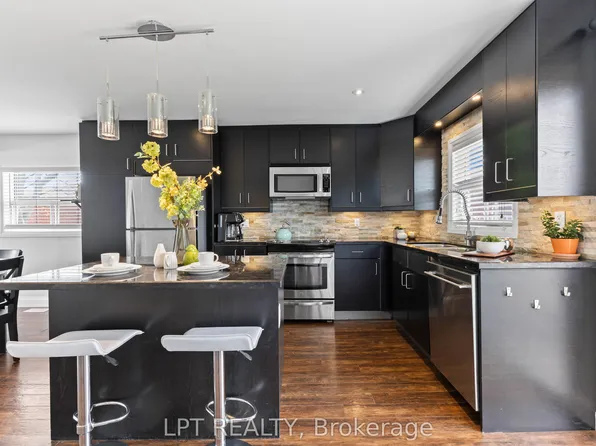 818 Poplar Ave, Georgina, ON L4P 3E9