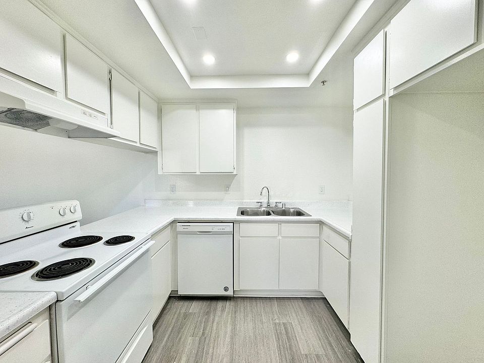 1st image of 12626 Nelson St APT 18