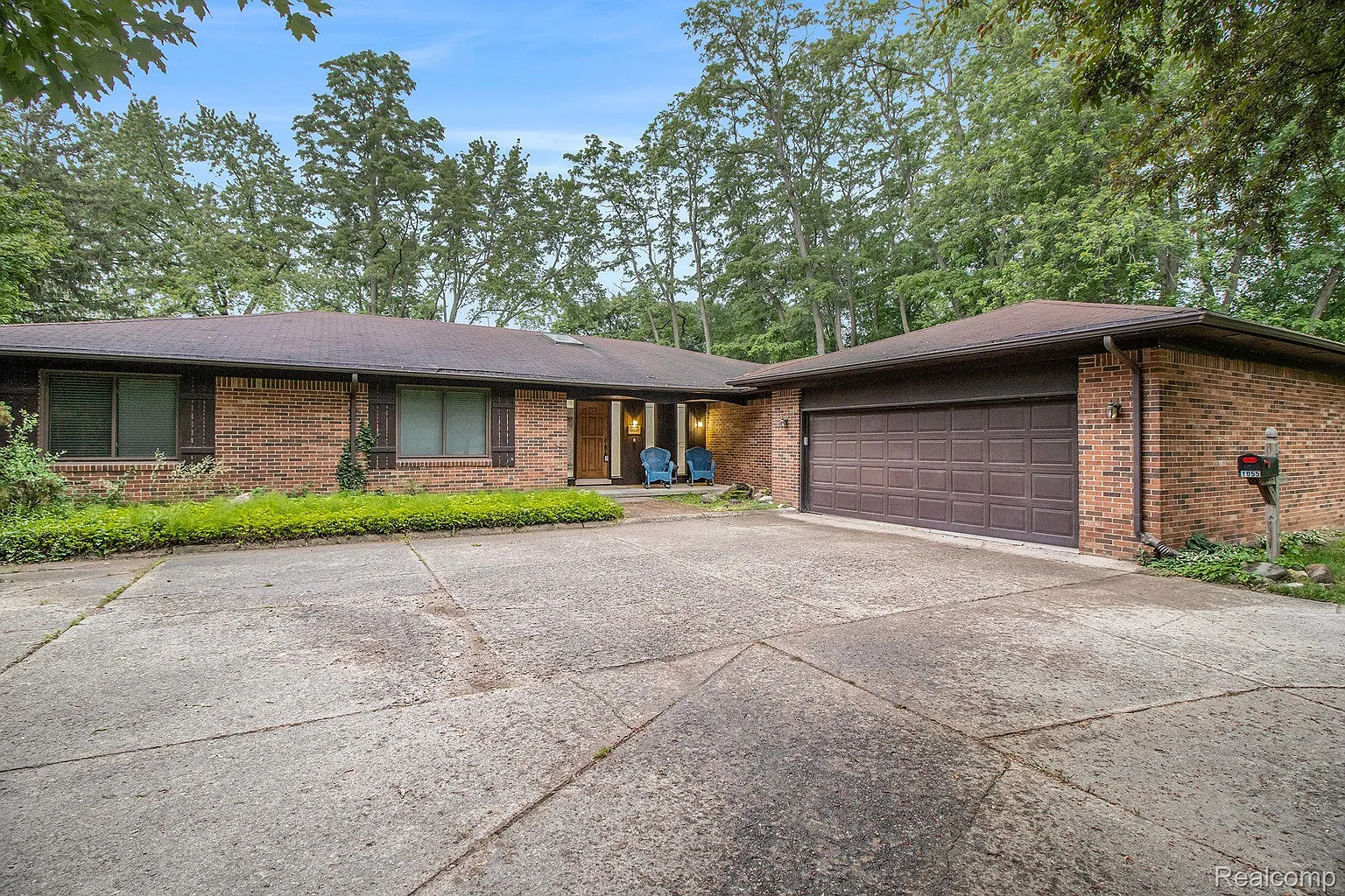 1055 Frankel Ln photo 1