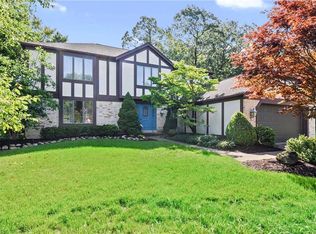 18401 Heritage Trl, Strongsville, OH