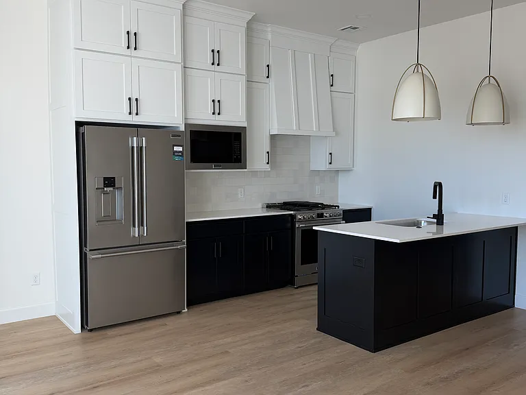 18857 Selah Way #1 — Photo 3