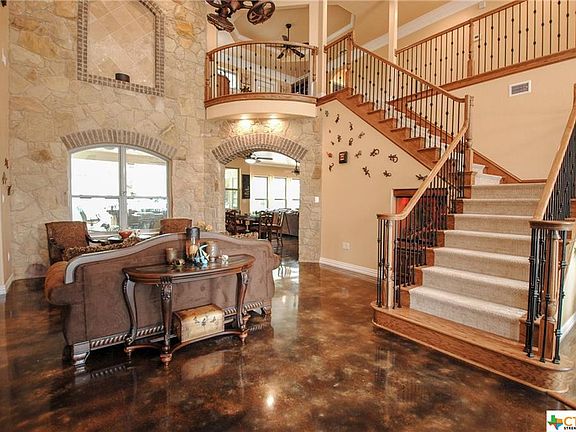 3rd image of 5000 Lago Vista Dr