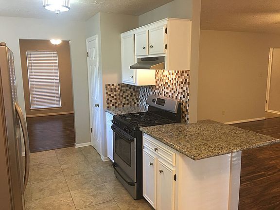 4th image of 10507 Twin Oak Dr