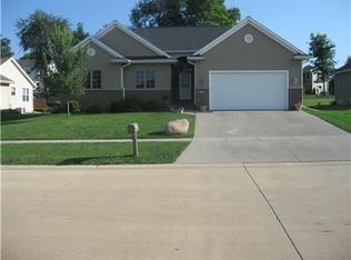 395 34th Ave, Marion, IA 52302