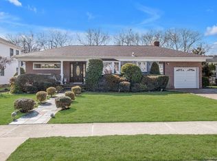 40 Vassar Street, Garden City, NY 11530