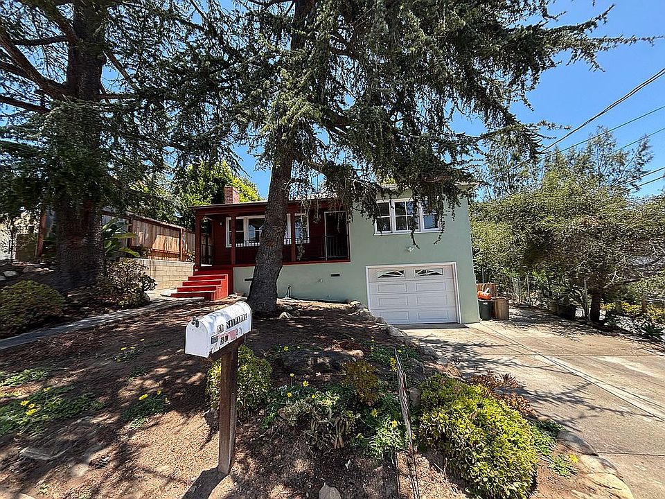 1st image of 30 Pine Dr