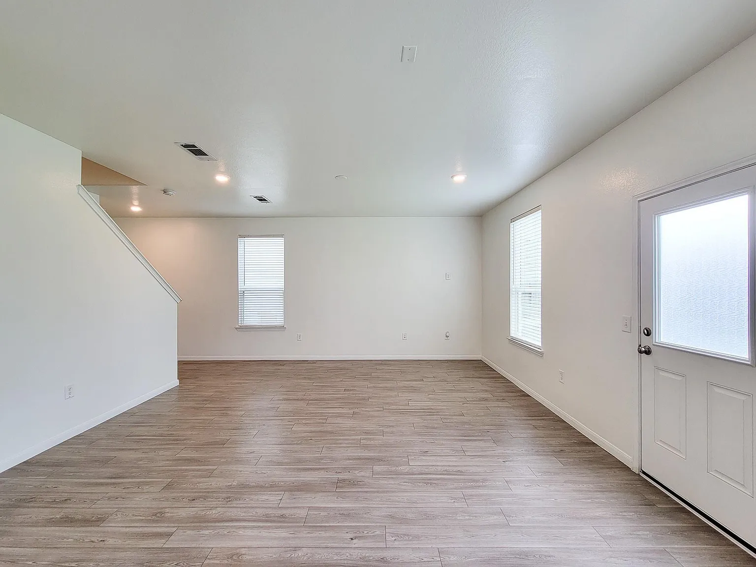 4 bed, 2.5 bath, 1698 sqft, $2,100 — Photo 4