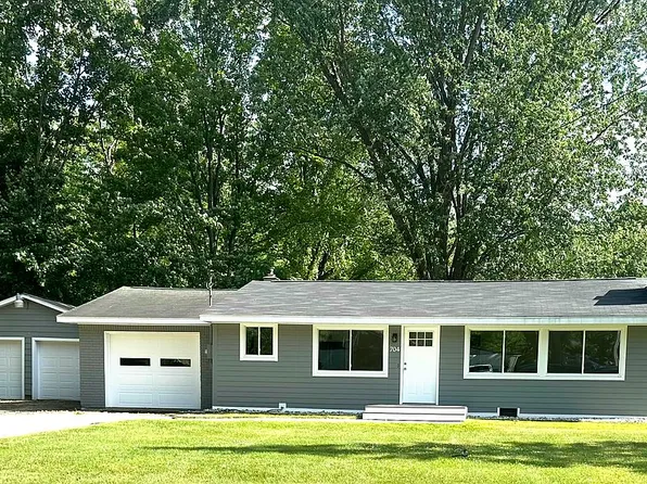 704 Prairie Creek Dr, Midland, MI 48640