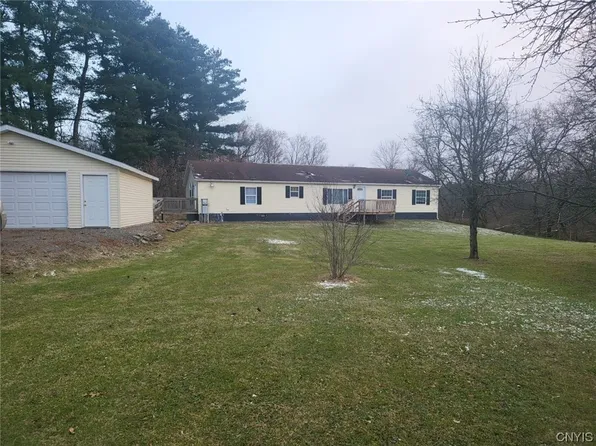 665 W Groton Rd, Groton, NY 13073