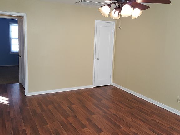 Living Room & Hallway 
