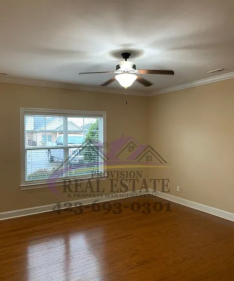 1715 Stonebriar Dr NE — Photo 3
