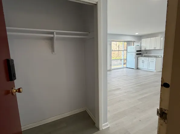 4303 Americana Dr APT 11, Annandale, VA 22003