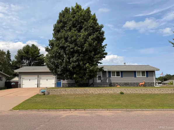 1770 Glenwood Ln, Ishpeming, MI 49849