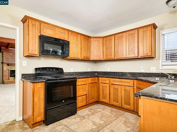 5th image of 215 Roney Ave