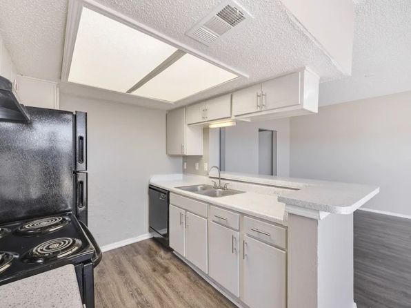 1809 Baker Dr