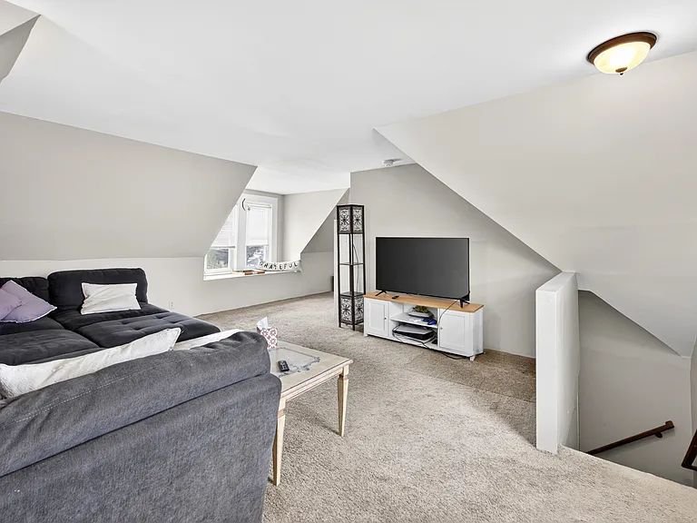 87 W Hanover Ave #1 — Photo 16