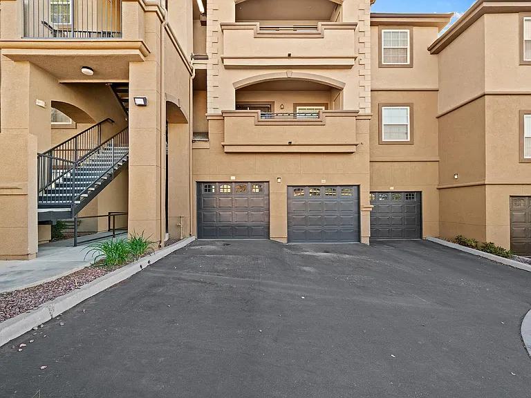 Antelope Ridge Apartments — Photo 24