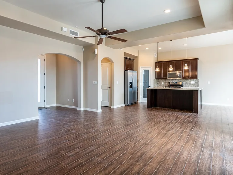 5804 Aberdeen Ct — Photo 2