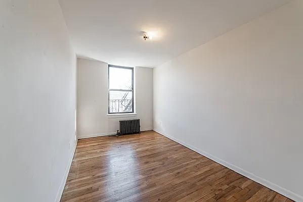 Rented by Joel Scharf, LREB | media 24