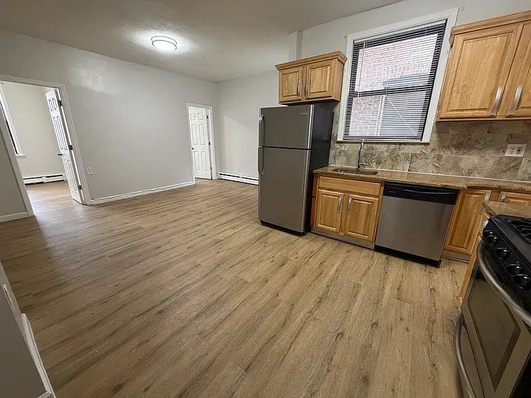 998 Broadway #2 — Photo 2