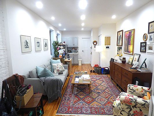 5th image of 305 E 92nd St APT 5B